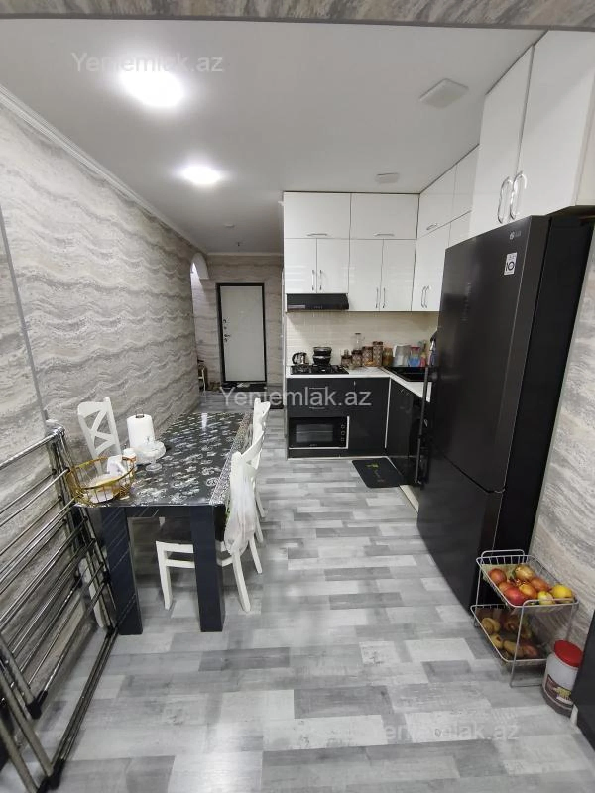 Satılır 2 otaqlı köhnə tikili 50 m²