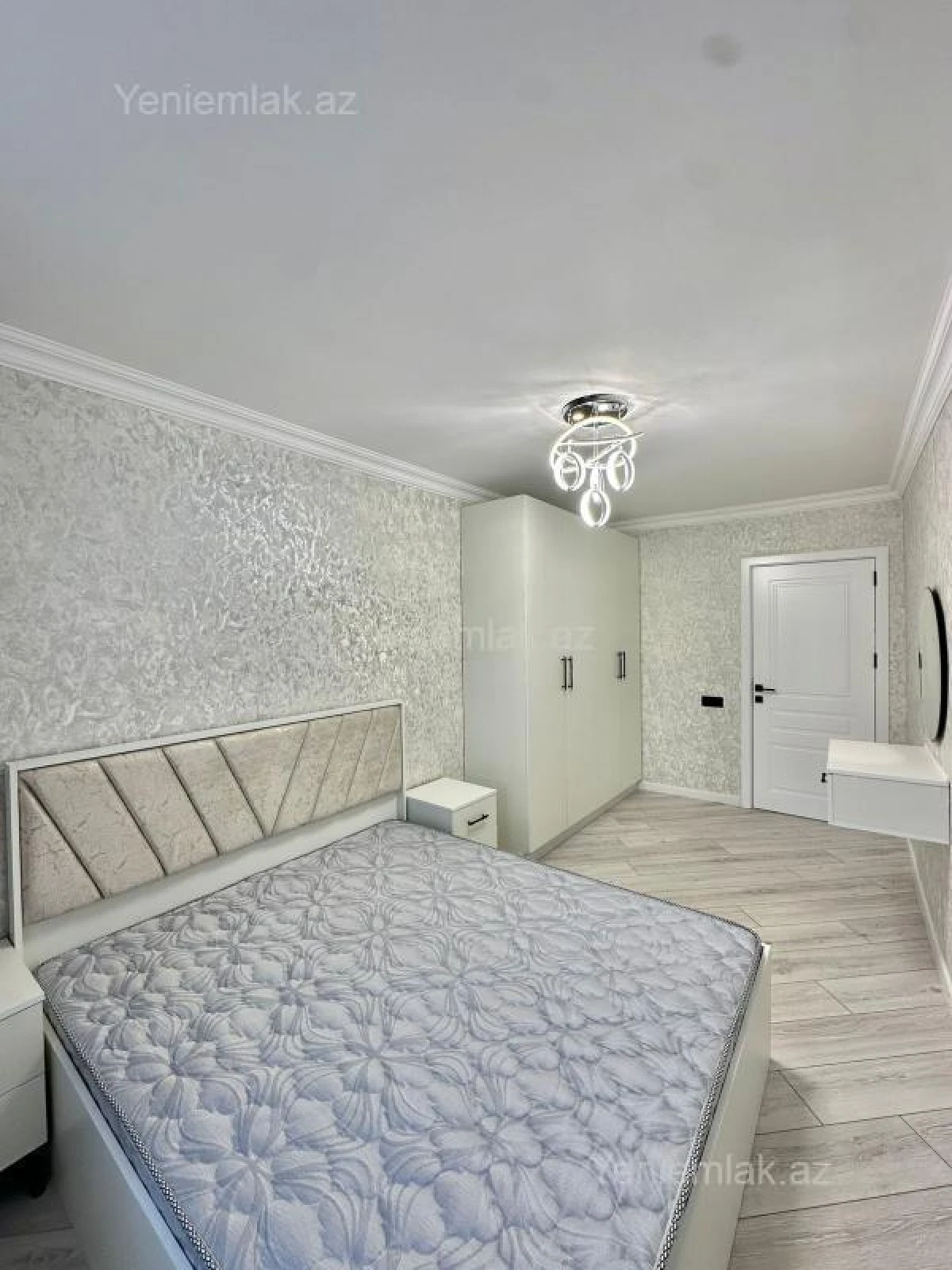 Satılır 3 otaqlı köhnə tikili 75 m²