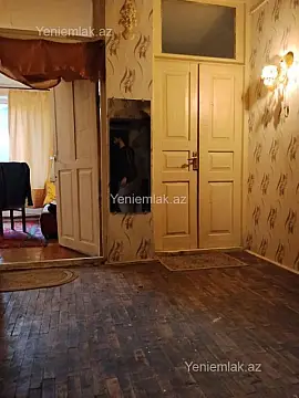 Satılır 5 otaqlı köhnə tikili 120 m²