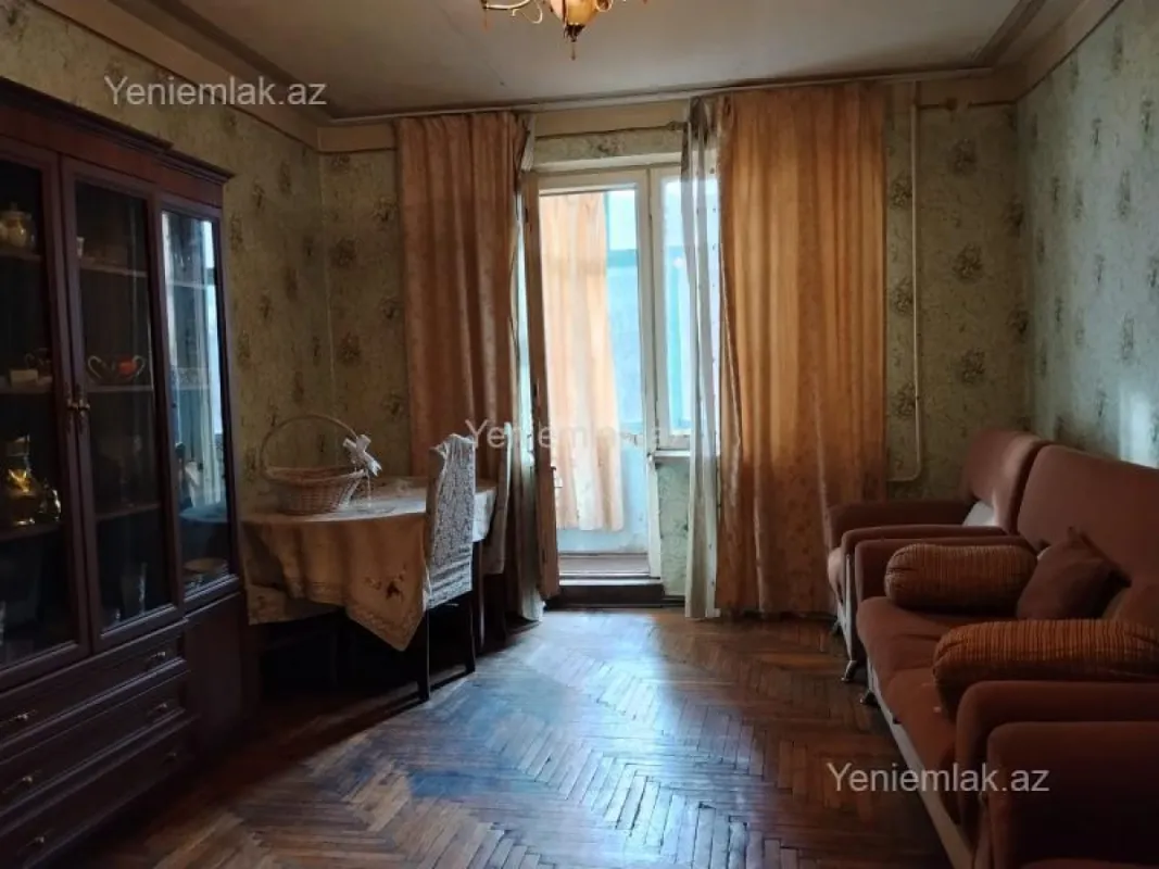 Satılır 5 otaqlı köhnə tikili 120 m²