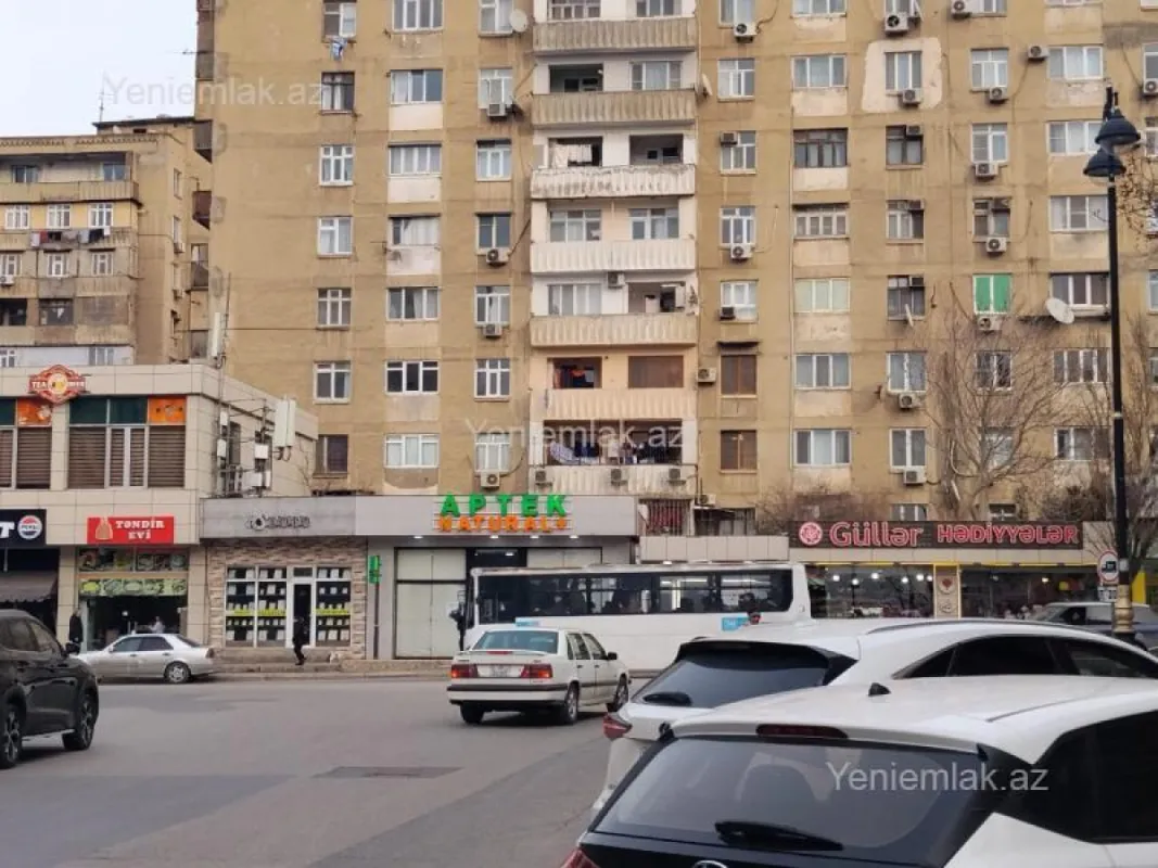 Satılır 5 otaqlı köhnə tikili 120 m²