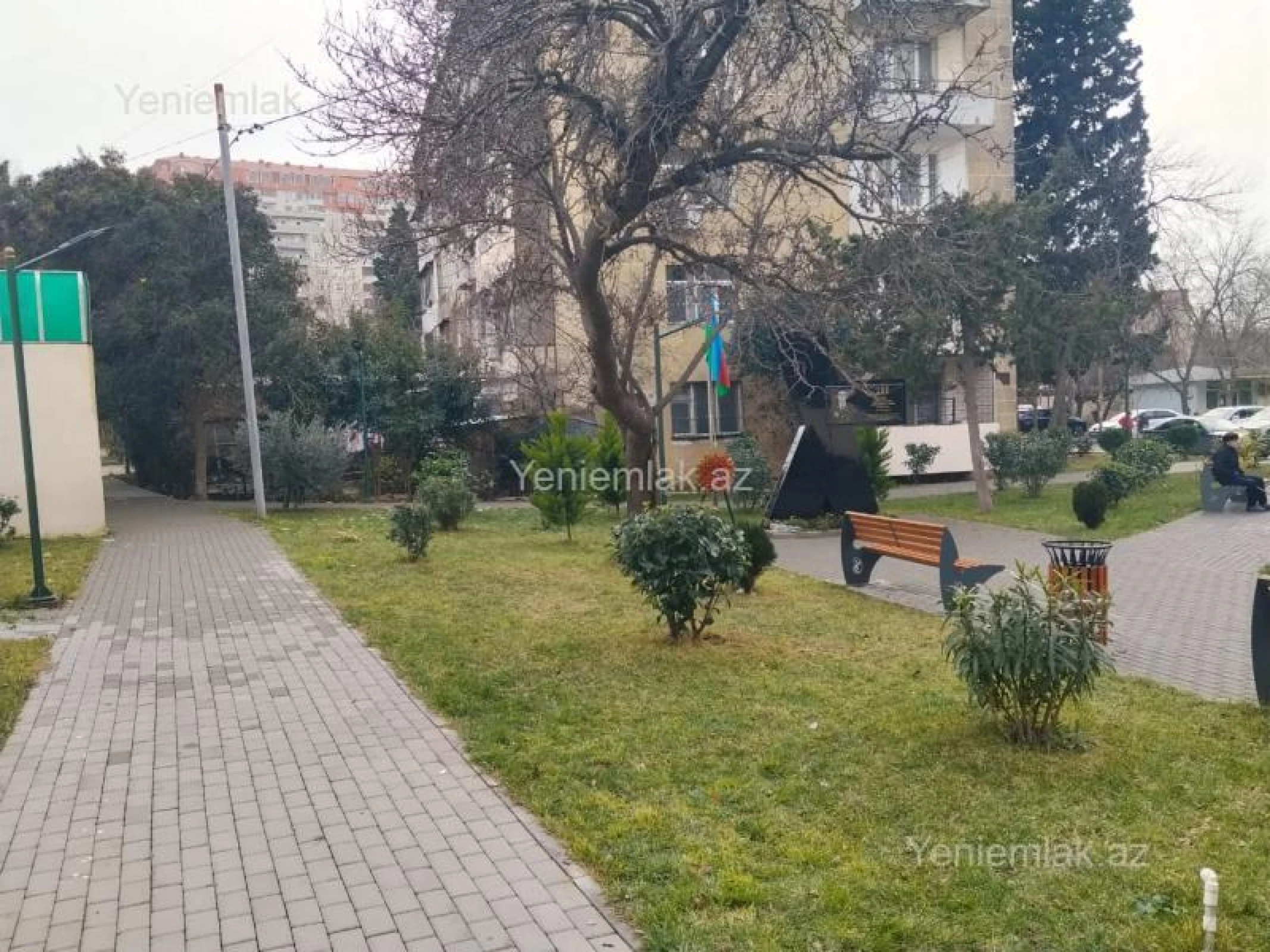 Satılır 5 otaqlı köhnə tikili 120 m²