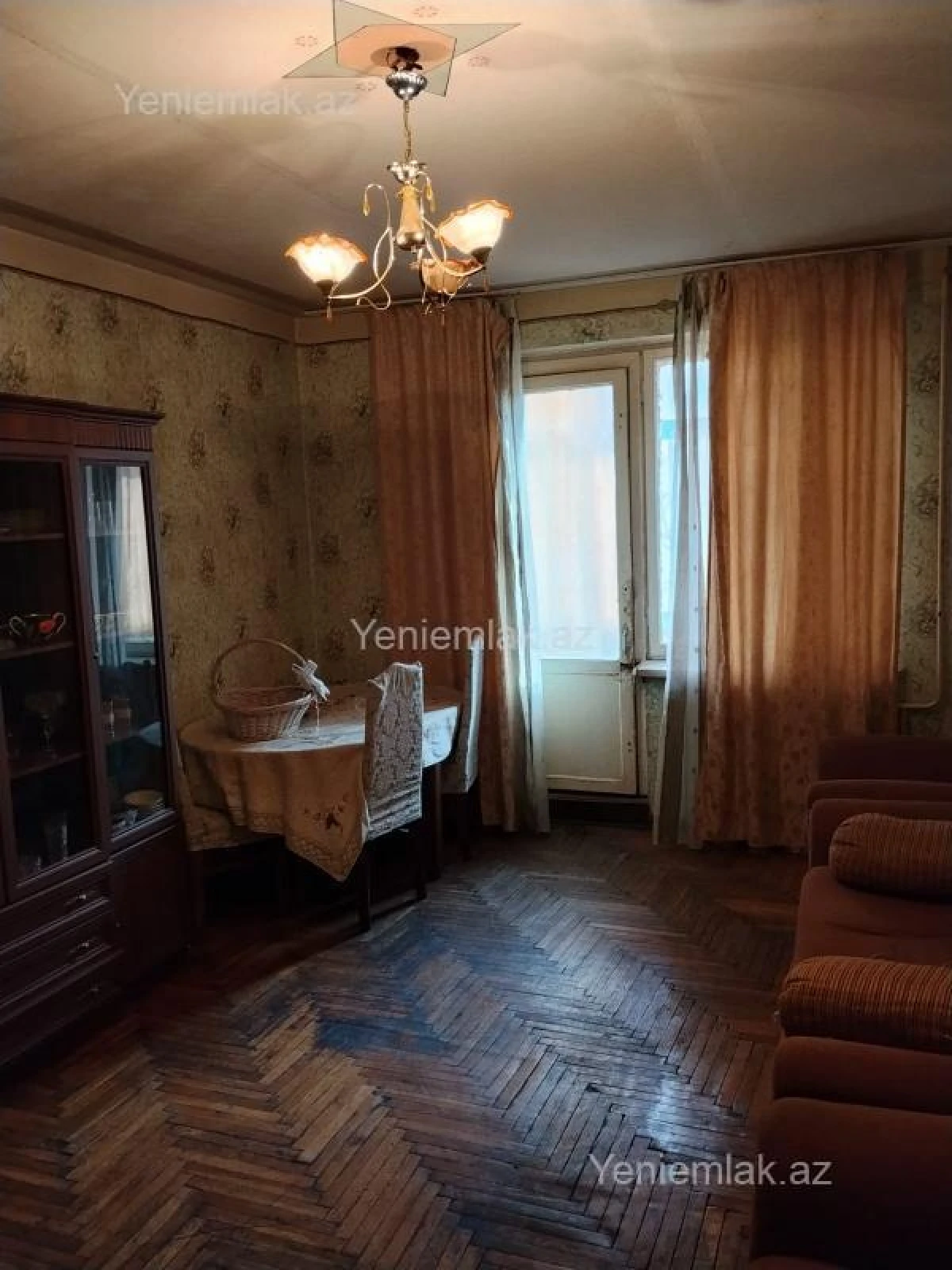 Satılır 5 otaqlı köhnə tikili 120 m²