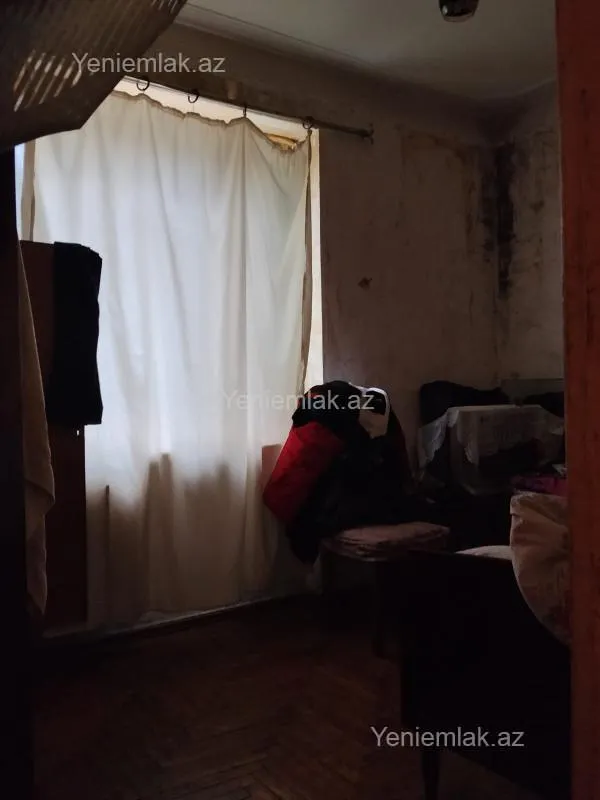 Satılır 5 otaqlı köhnə tikili 120 m²