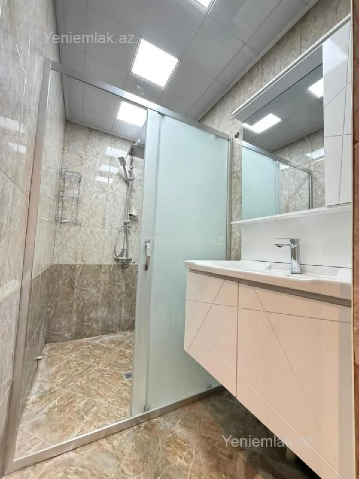 Satılır 3 otaqlı köhnə tikili 86 m²