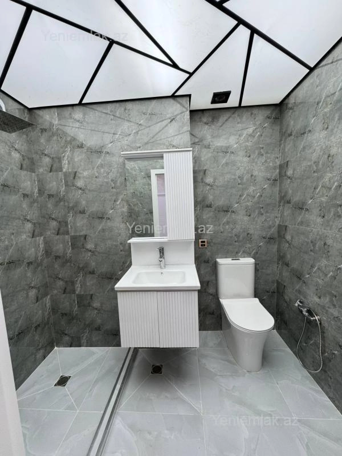 Satılır 3 otaqlı yeni tikili 90 m²