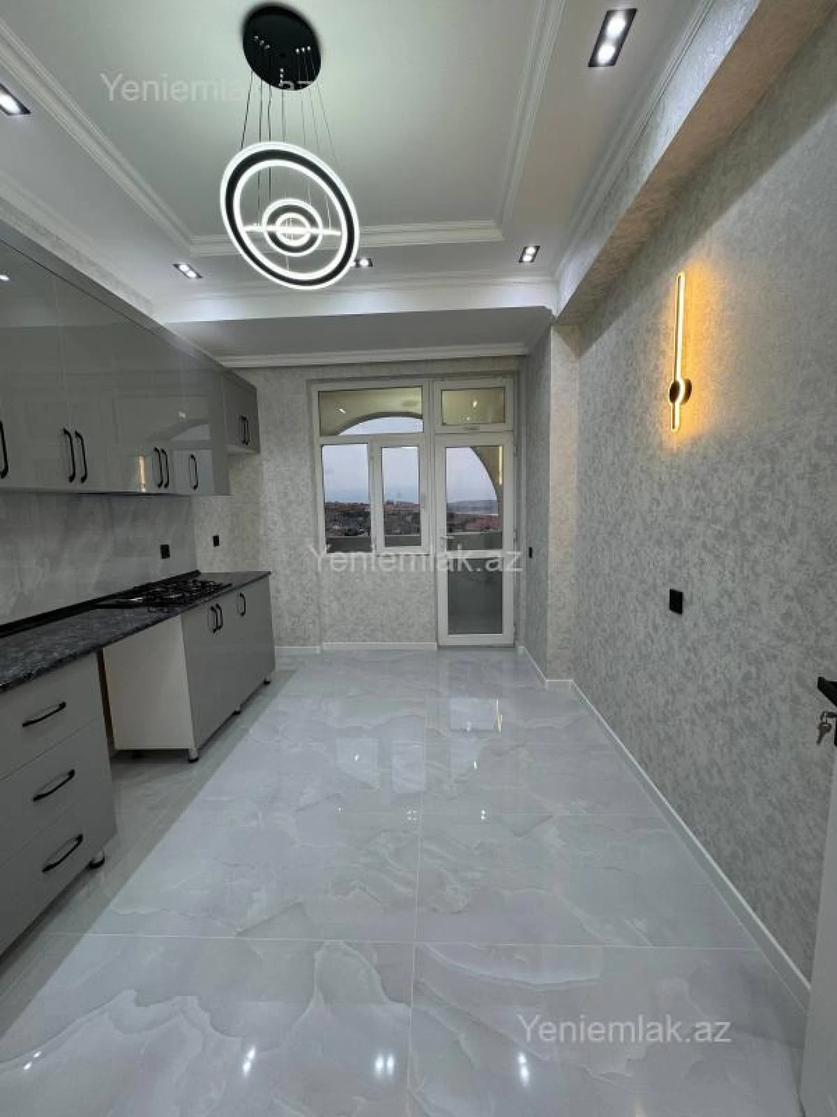 Satılır 3 otaqlı yeni tikili 90 m²