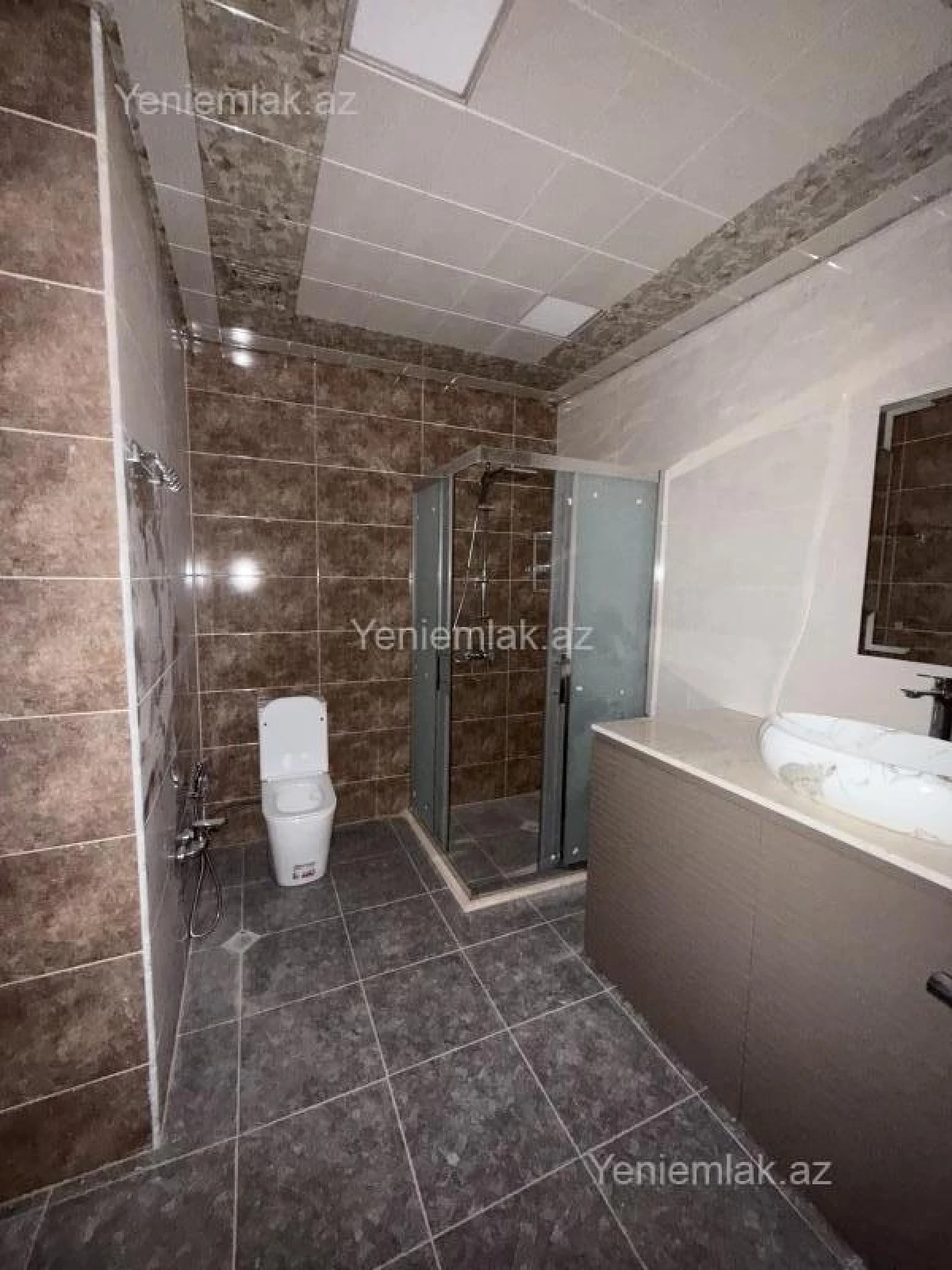Satılır 3 otaqlı yeni tikili 129.5 m²