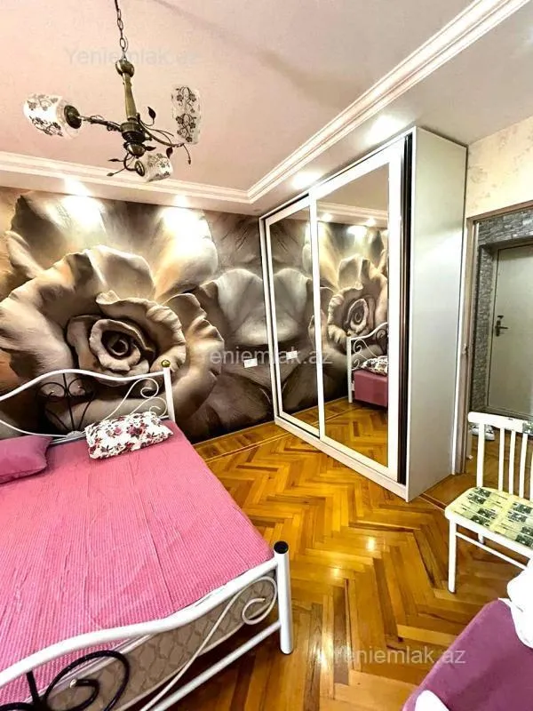 Satılır 3 otaqlı köhnə tikili 60 m²