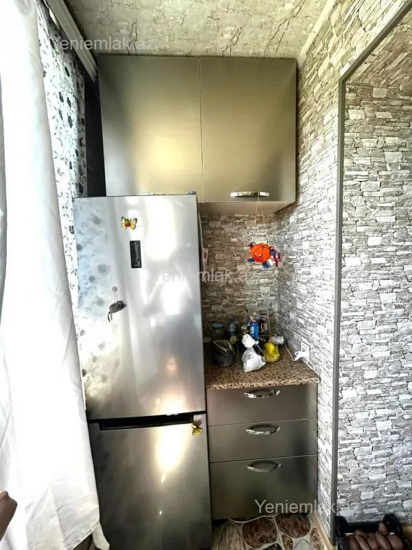 Satılır 3 otaqlı köhnə tikili 60 m²