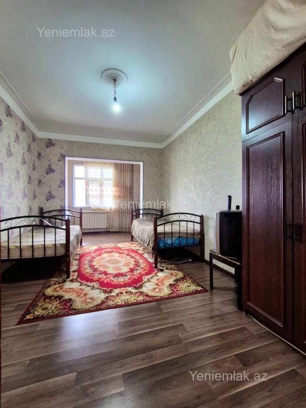 Satılır 2 otaqlı köhnə tikili 60 m²