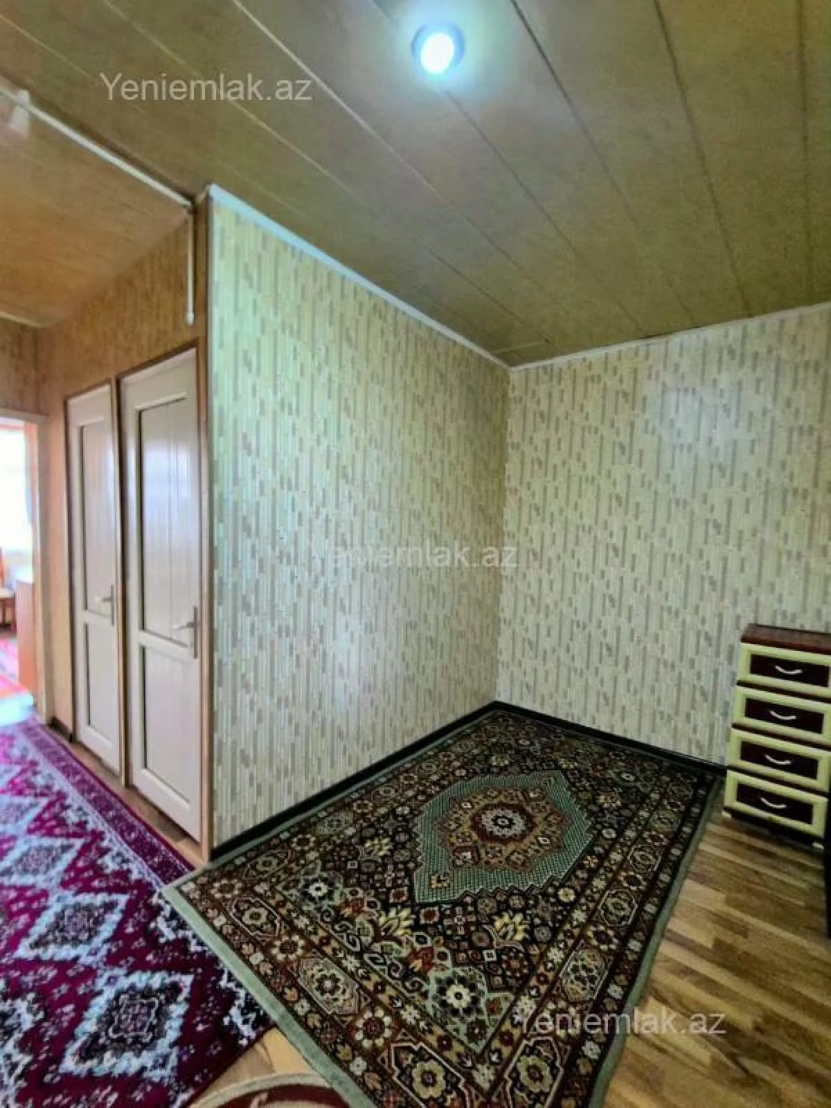 Satılır 2 otaqlı köhnə tikili 60 m²