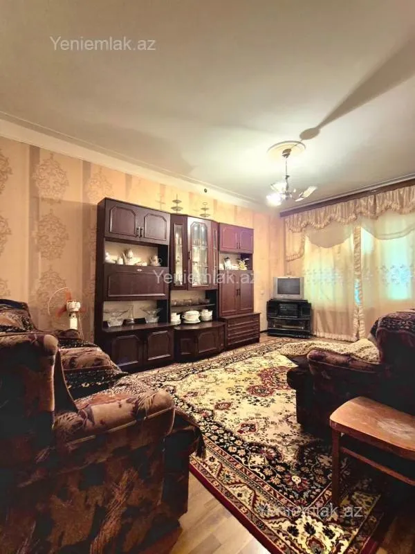 Satılır 2 otaqlı köhnə tikili 60 m²