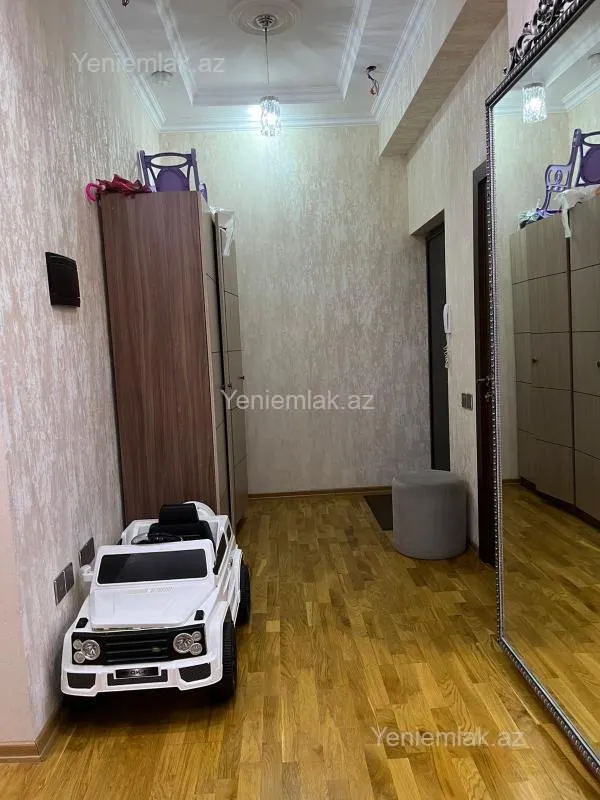 Satılır 3 otaqlı yeni tikili 110 m²