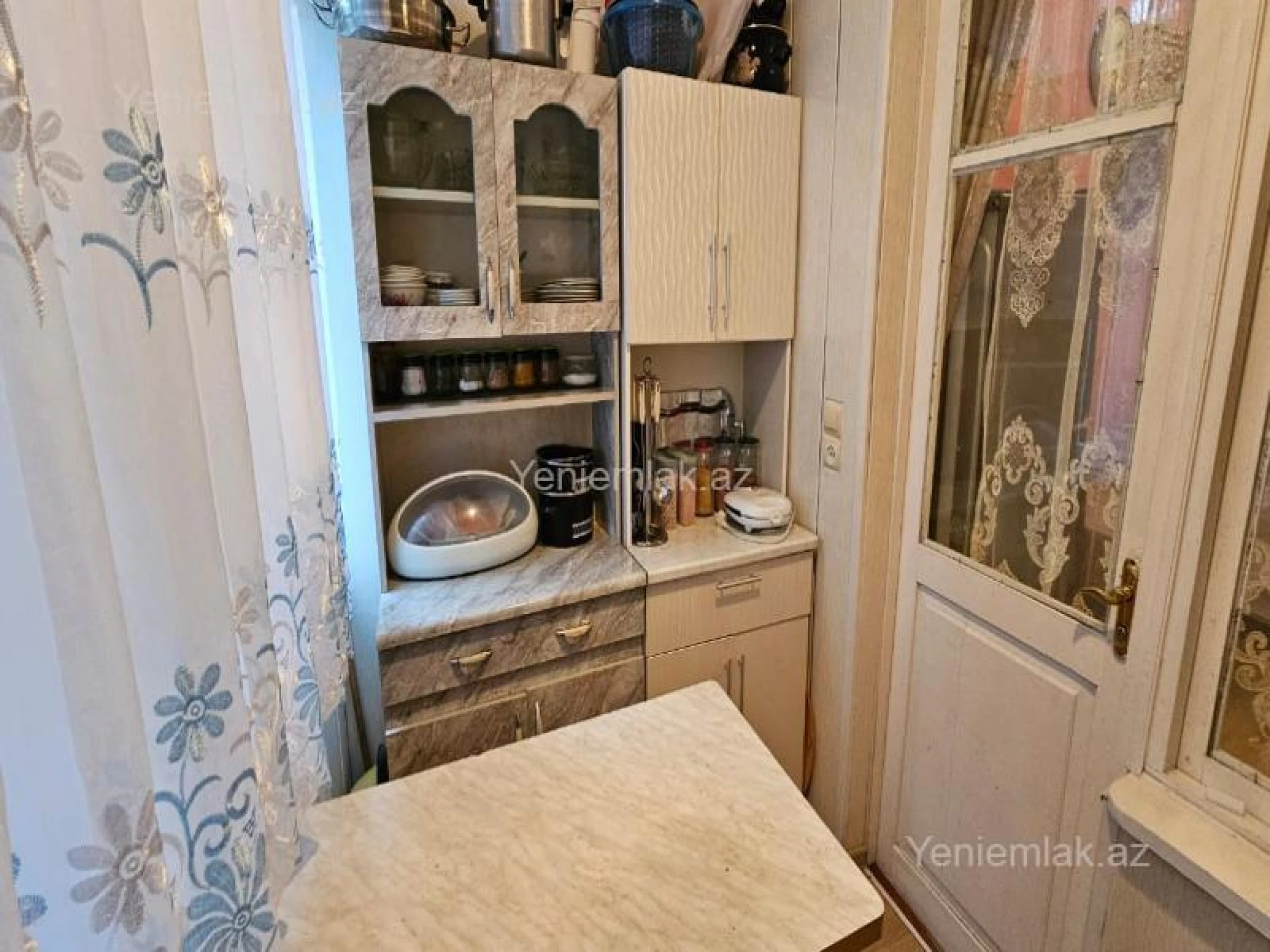 Satılır 3 otaqlı köhnə tikili 65 m²