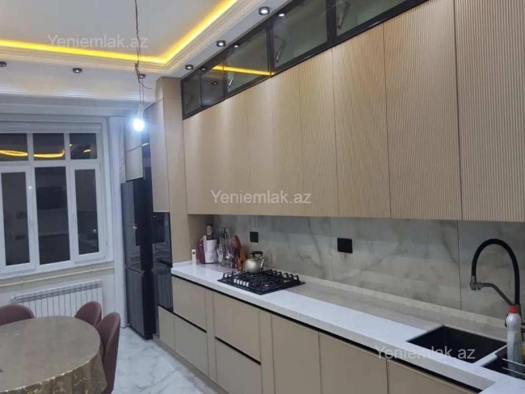 Satılır 3 otaqlı yeni tikili 155 m²