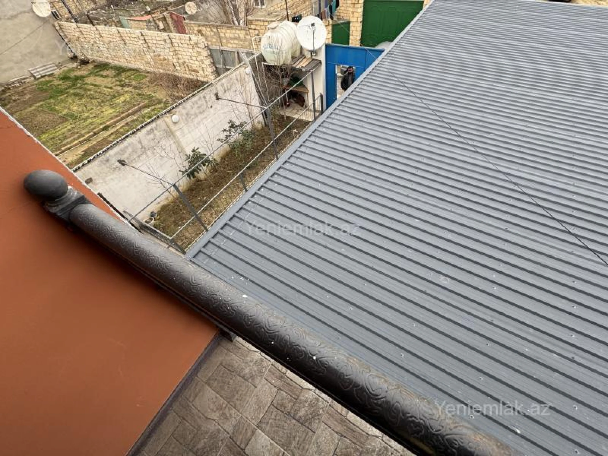 Satılır 4 otaqlı həyət evi 200 m²