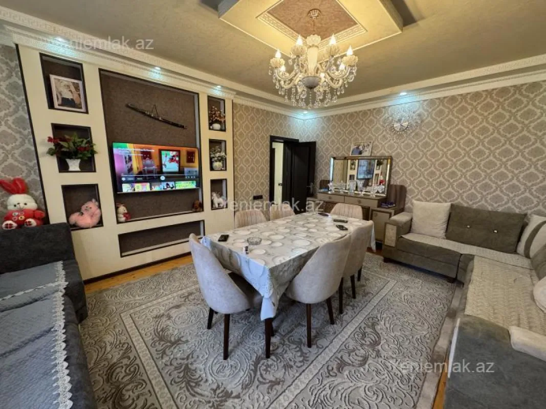 Satılır 4 otaqlı həyət evi 200 m²