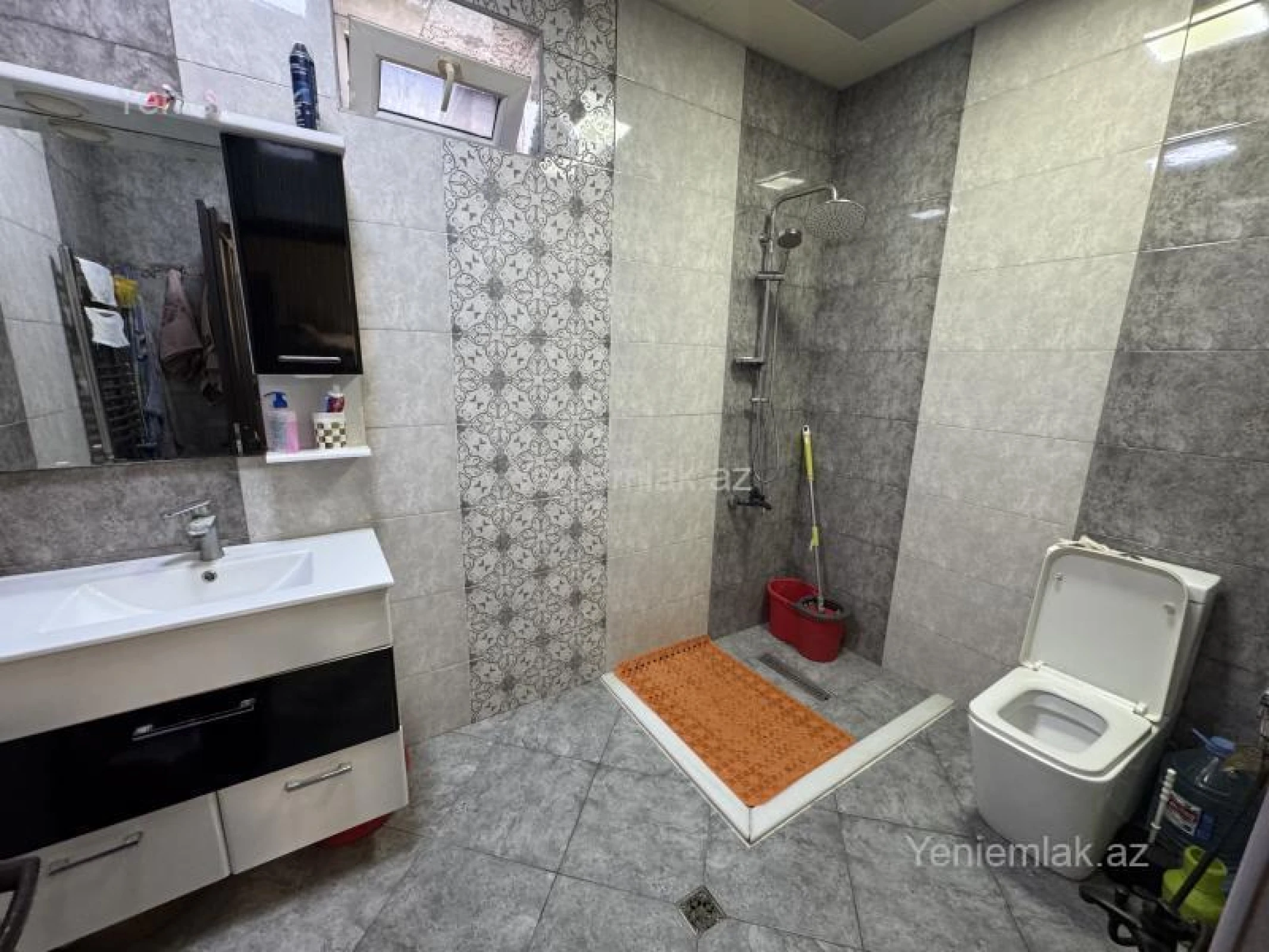 Satılır 4 otaqlı həyət evi 200 m²