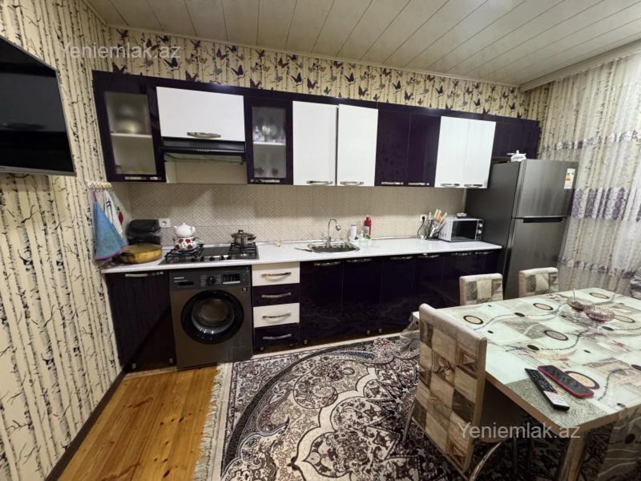 Satılır 4 otaqlı həyət evi 200 m²