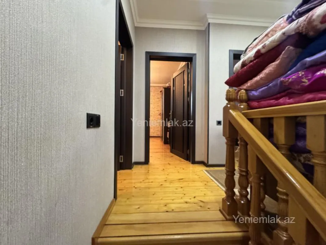 Satılır 4 otaqlı həyət evi 200 m²