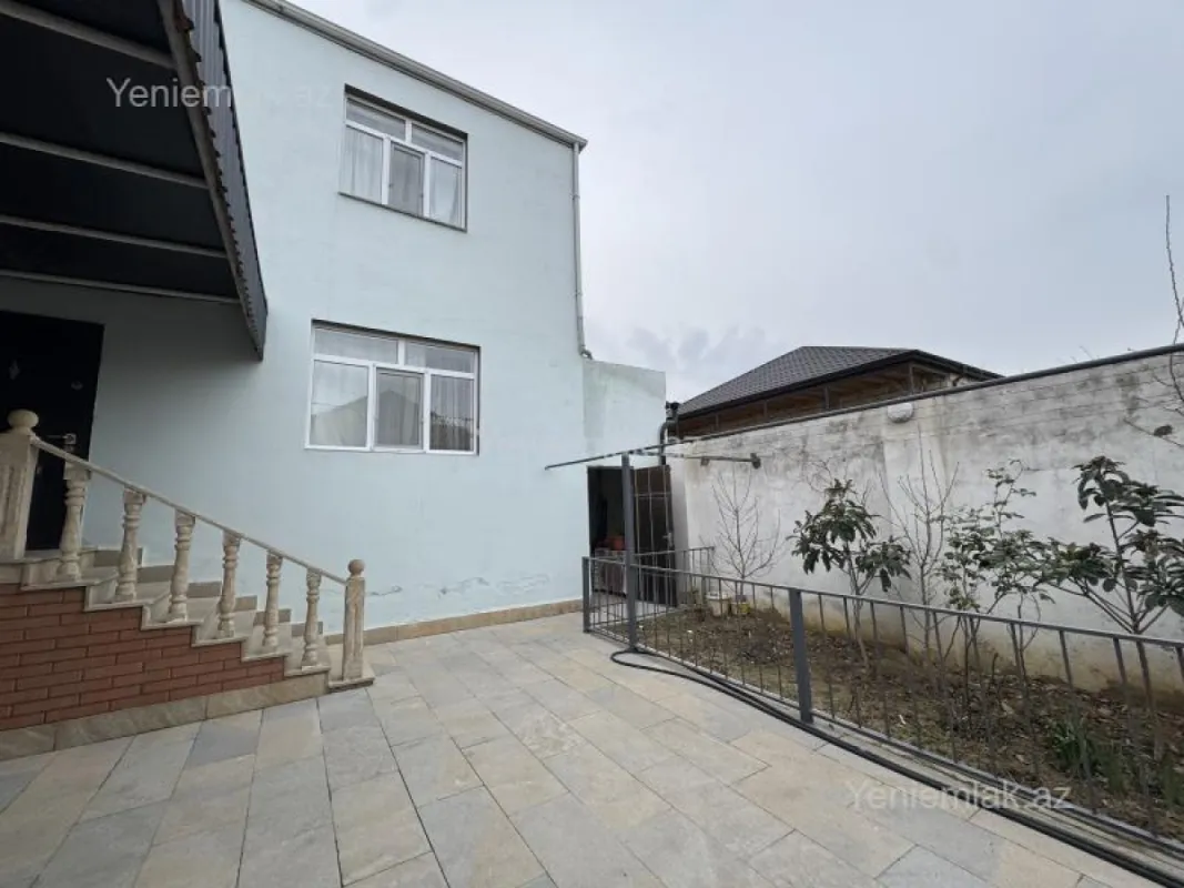 Satılır 4 otaqlı həyət evi 200 m²