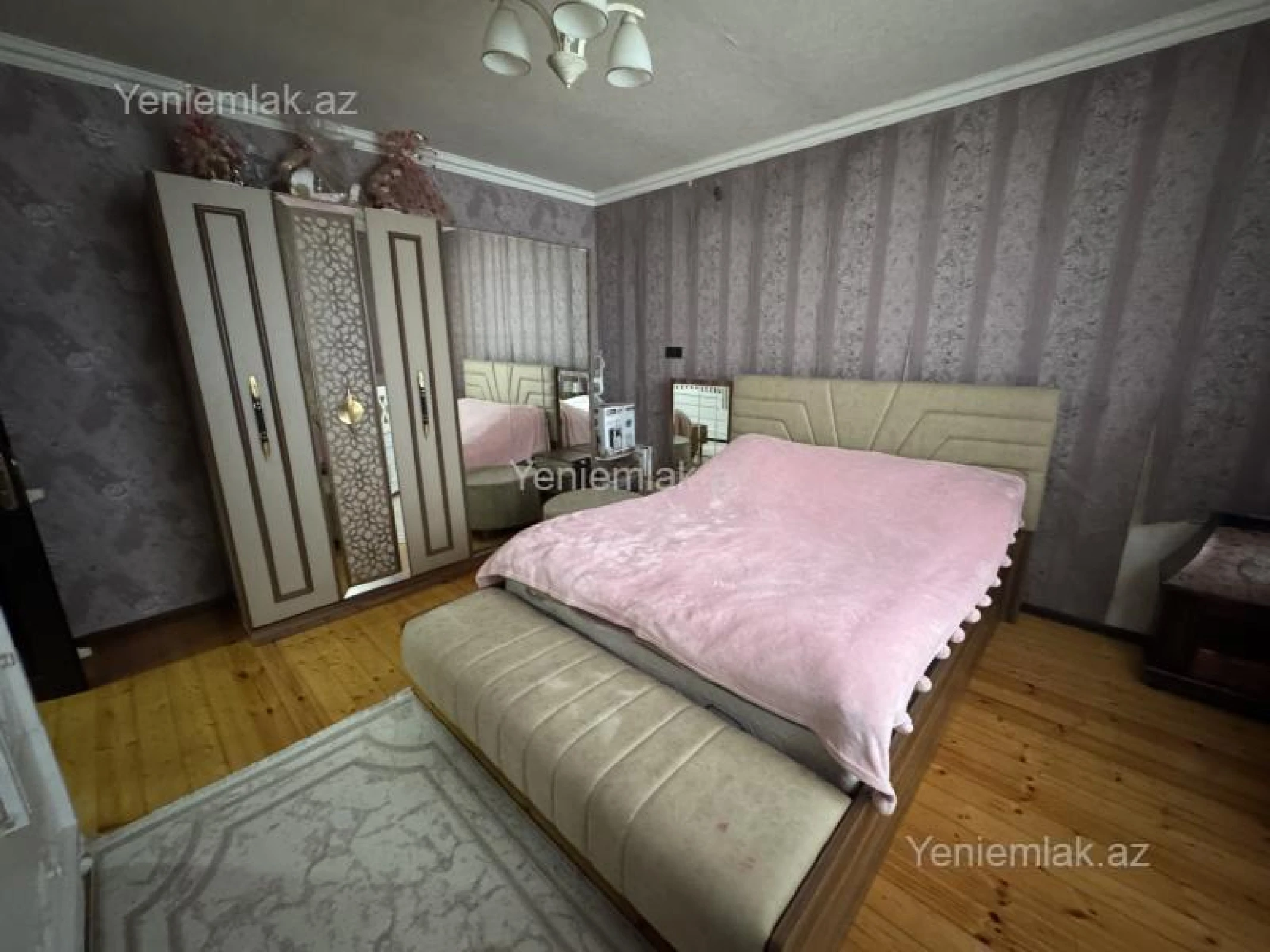 Satılır 4 otaqlı həyət evi 200 m²