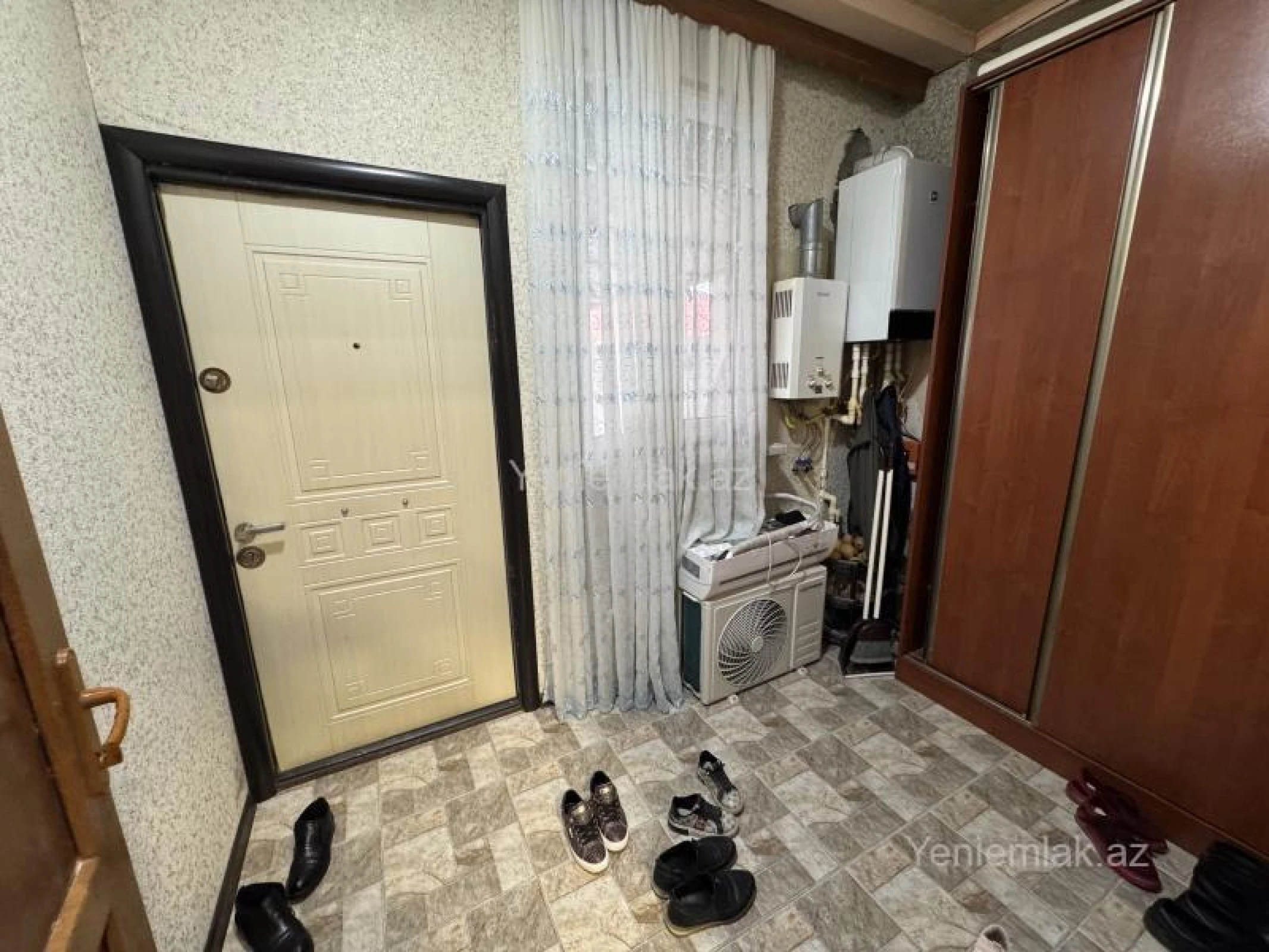 Satılır 4 otaqlı həyət evi 200 m²