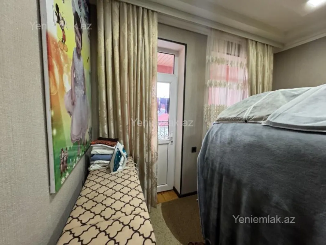 Satılır 4 otaqlı həyət evi 200 m²