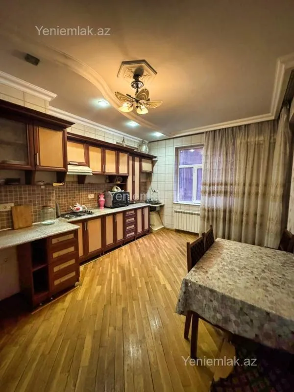 Satılır 3 otaqlı yeni tikili 115 m²