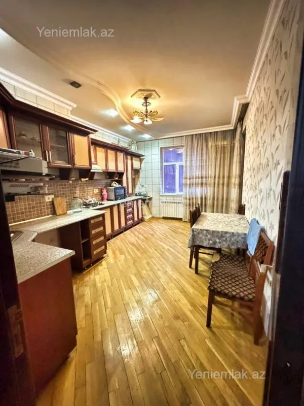 Satılır 3 otaqlı yeni tikili 115 m²