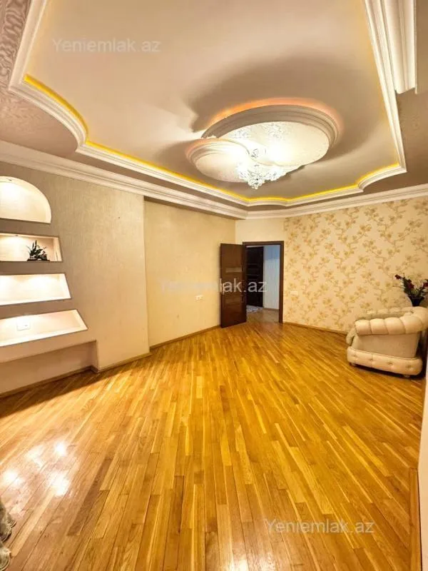 Satılır 3 otaqlı yeni tikili 115 m²