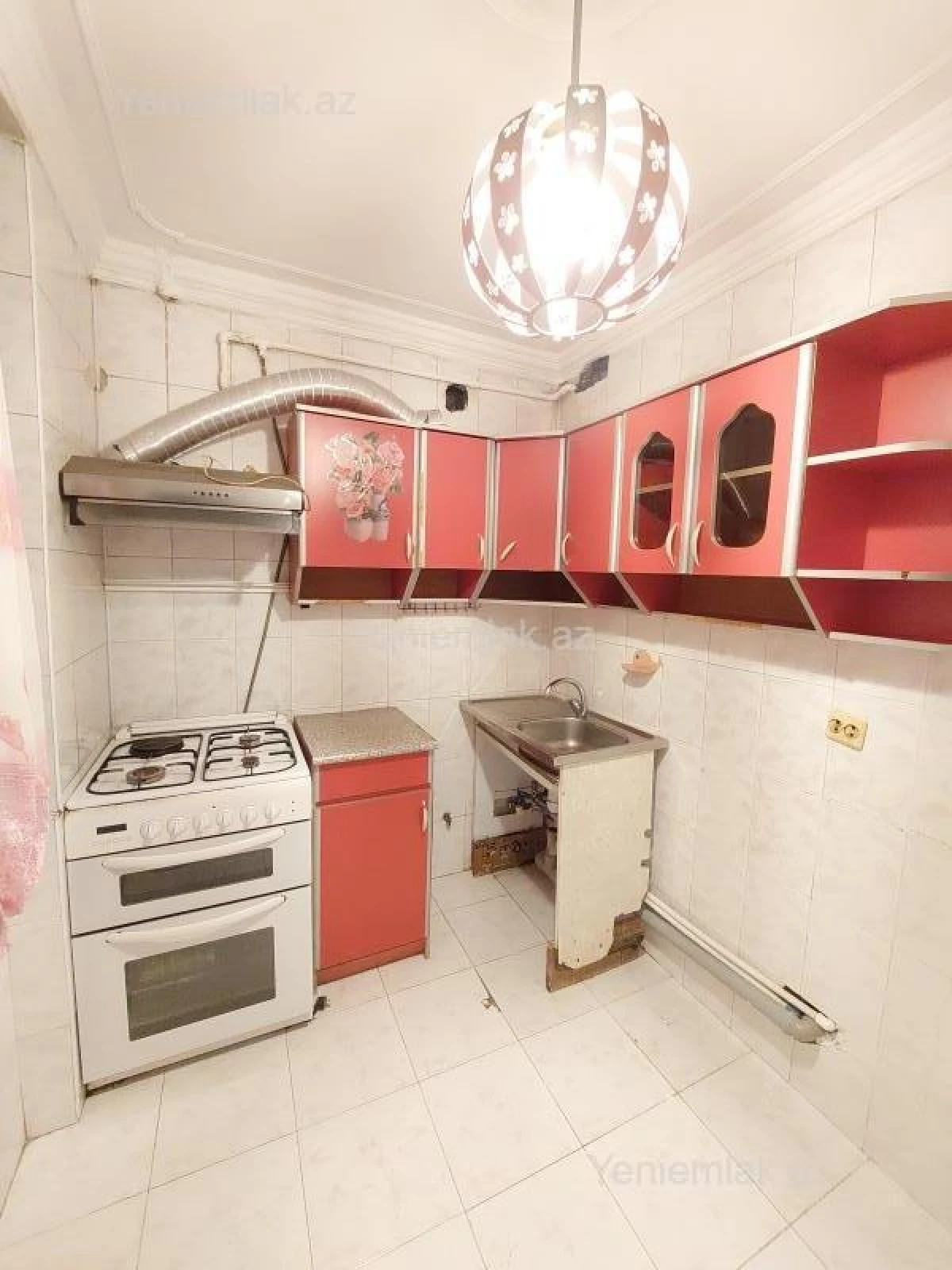 Satılır 3 otaqlı köhnə tikili 85 m²