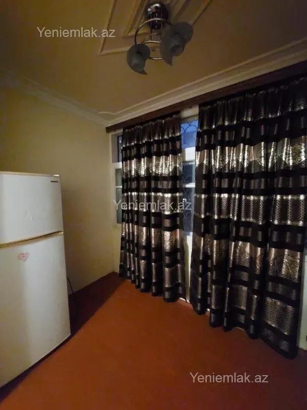 Satılır 3 otaqlı köhnə tikili 85 m²