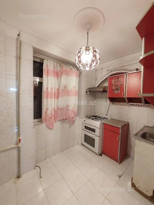 Satılır 3 otaqlı köhnə tikili 85 m²