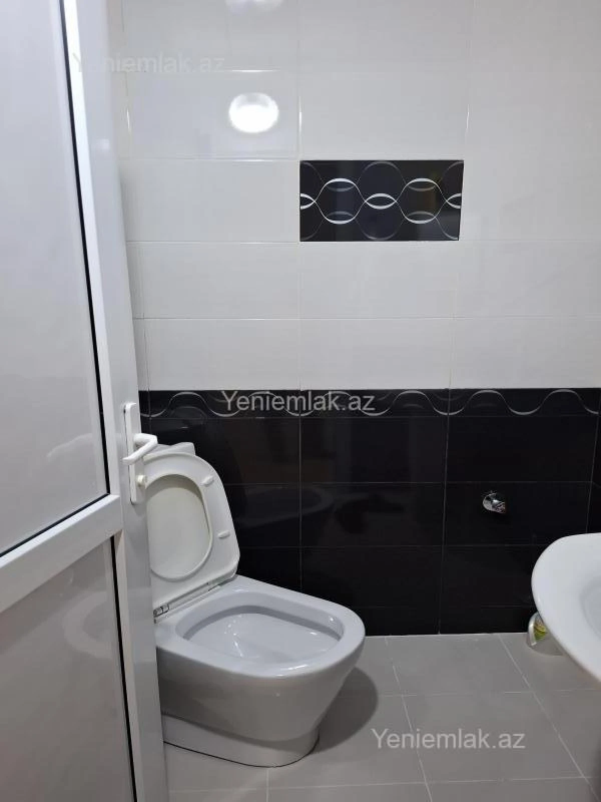 Satılır 2 otaqlı yeni tikili 99 m²
