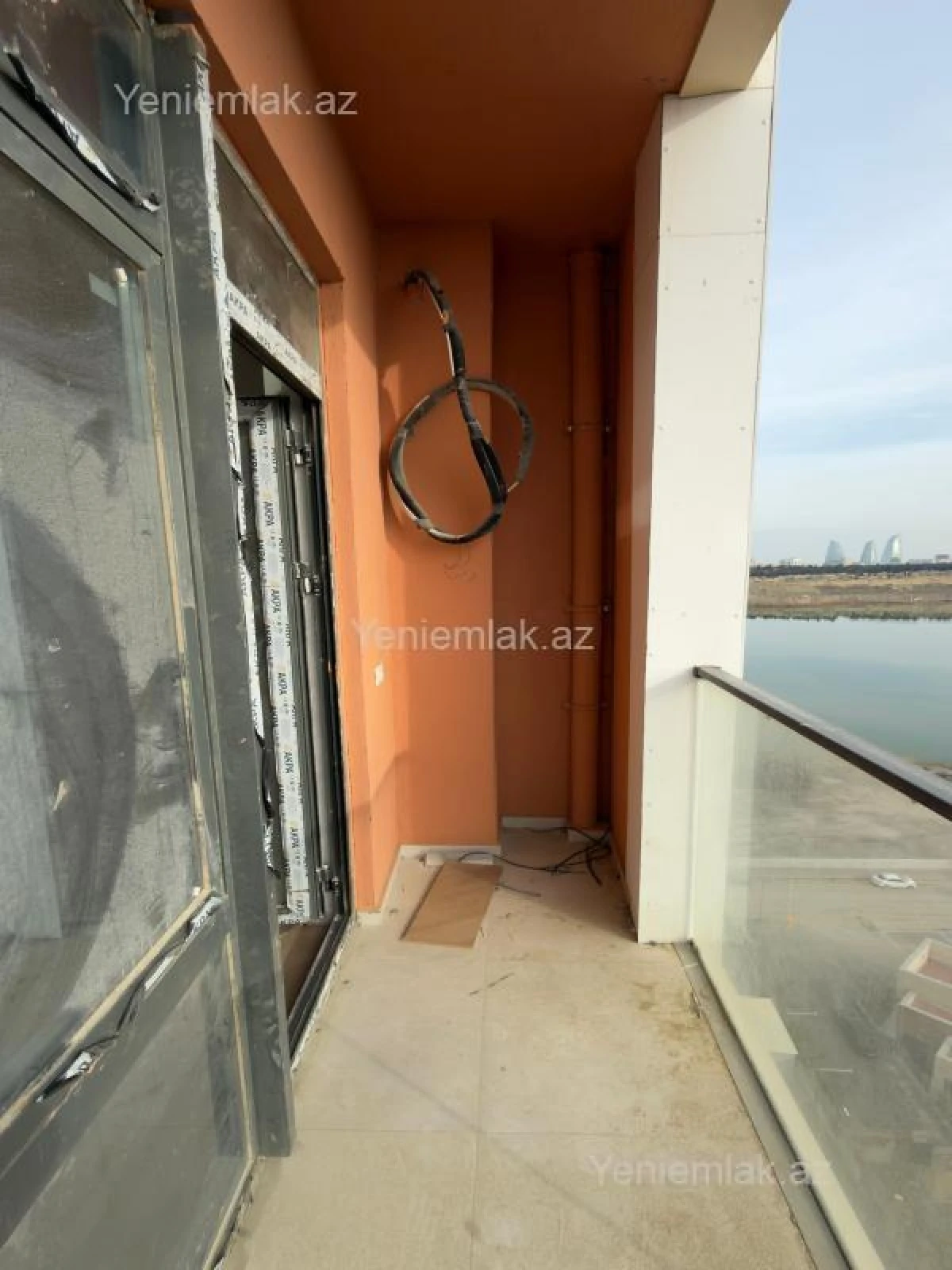 Satılır 3 otaqlı yeni tikili 86 m²