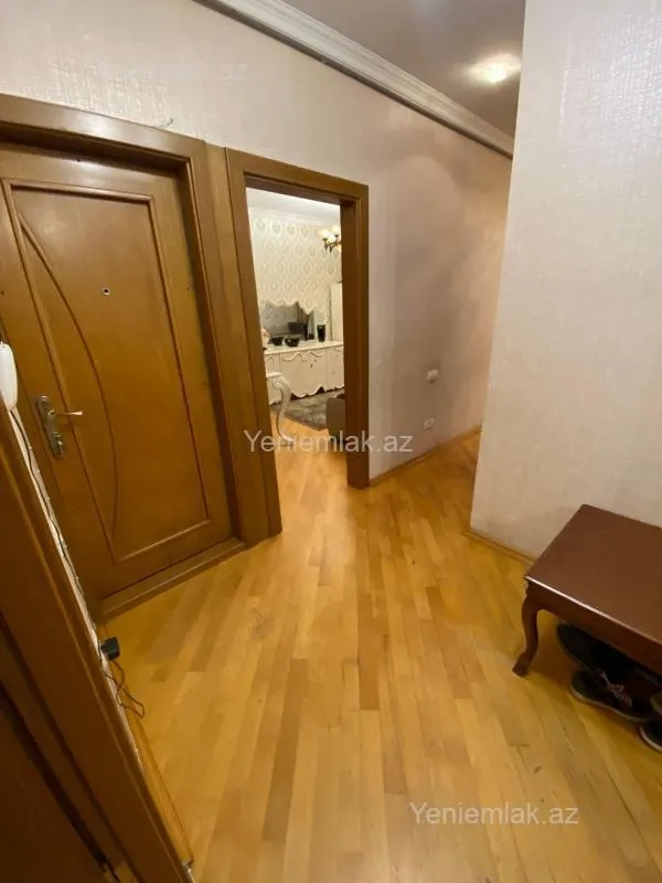 Satılır 2 otaqlı köhnə tikili 55 m²