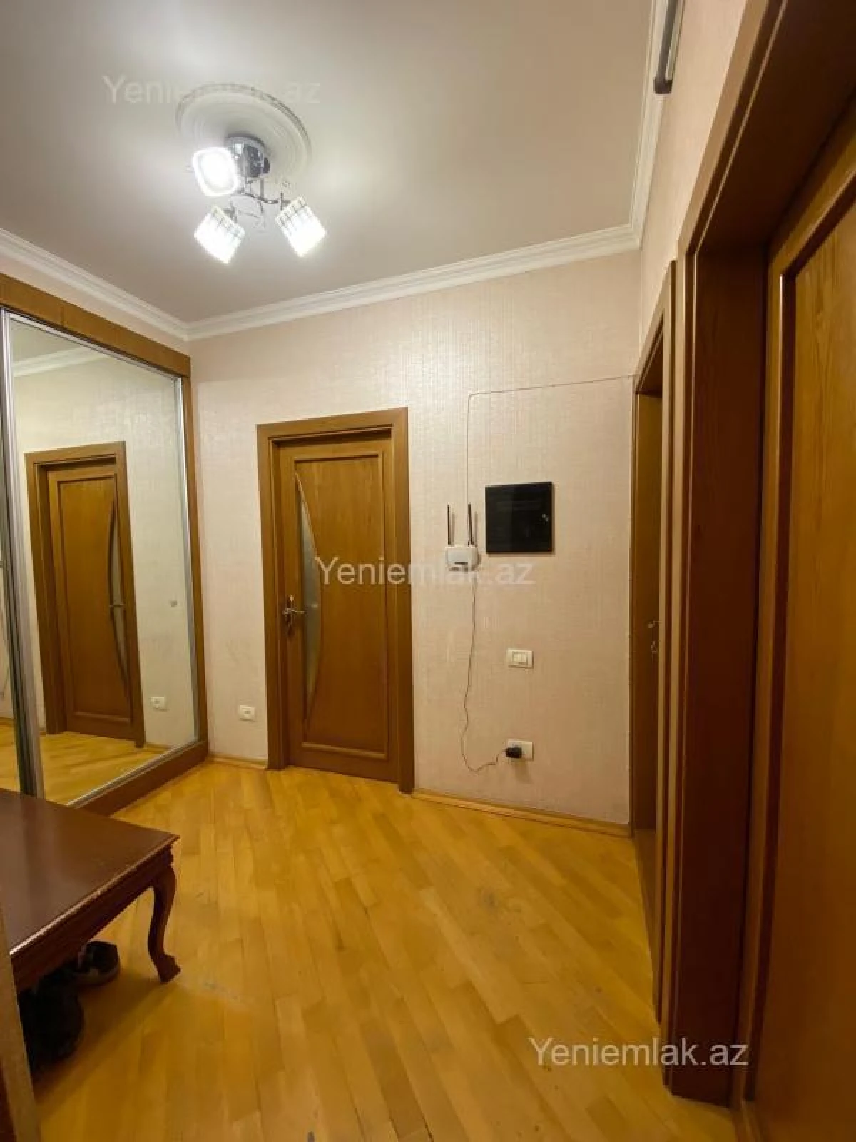 Satılır 2 otaqlı köhnə tikili 55 m²