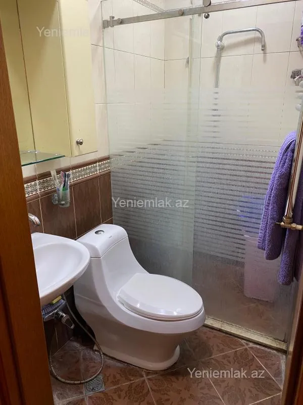 Satılır 2 otaqlı köhnə tikili 55 m²