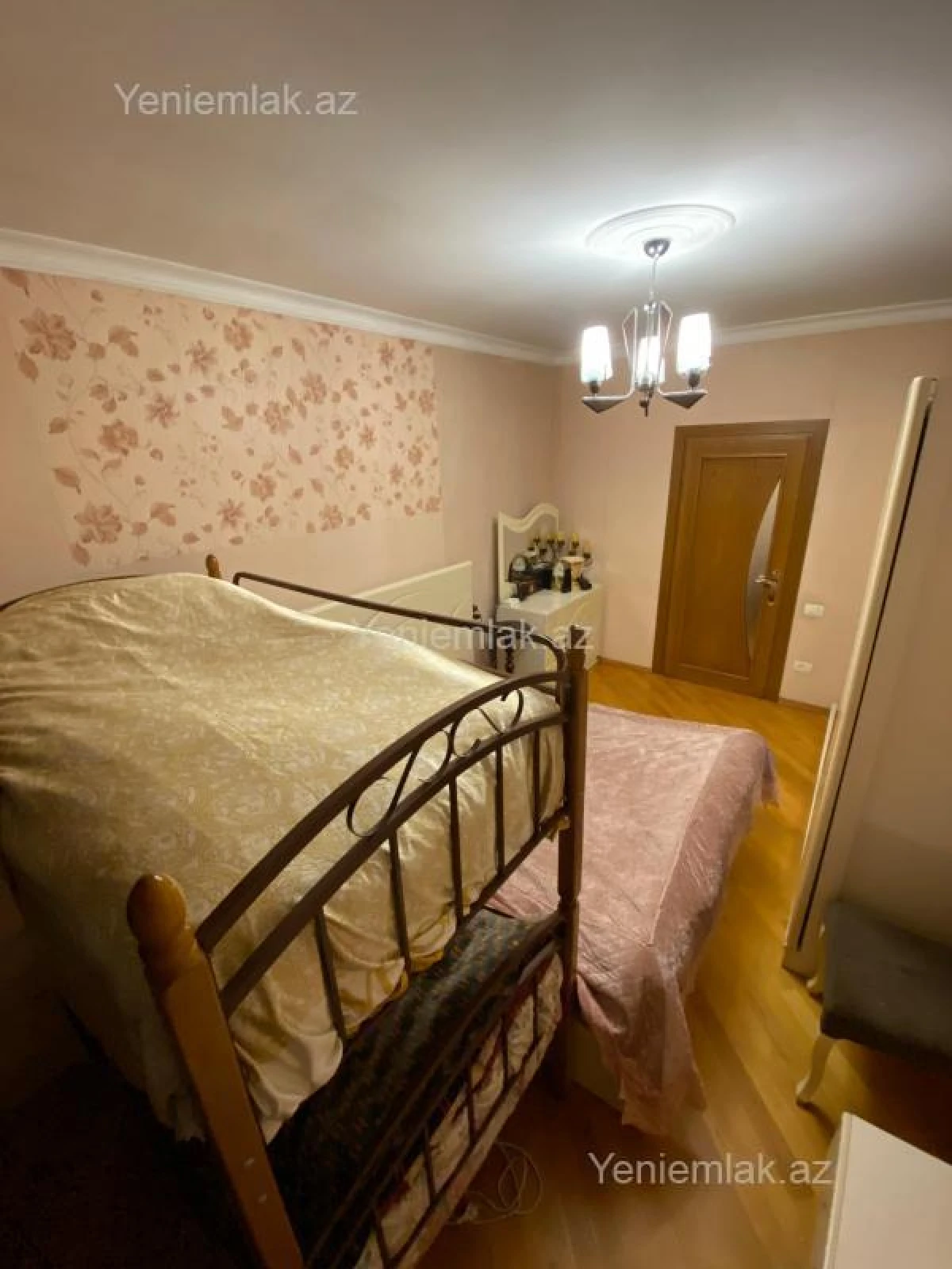 Satılır 2 otaqlı köhnə tikili 55 m²