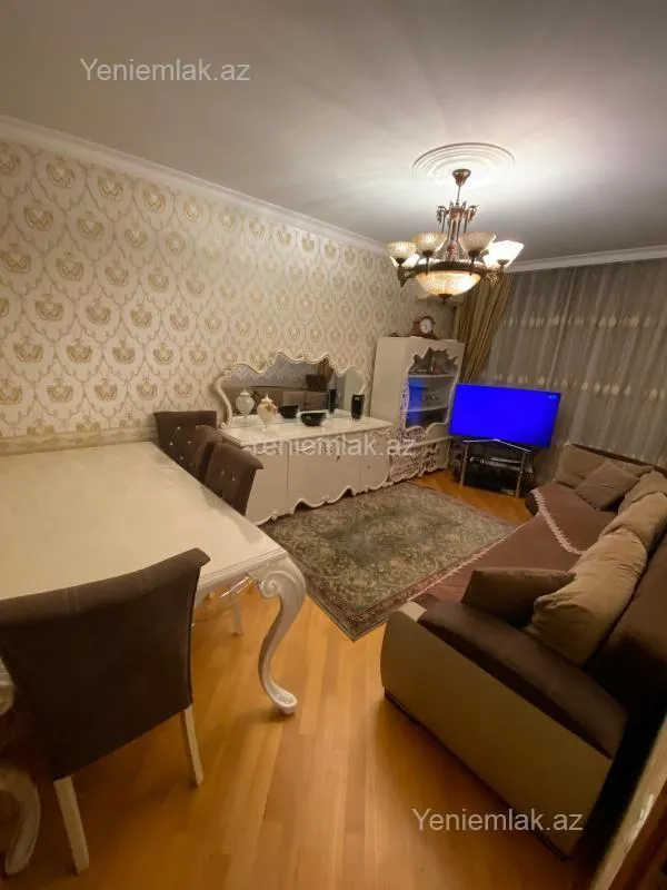Satılır 2 otaqlı köhnə tikili 55 m²