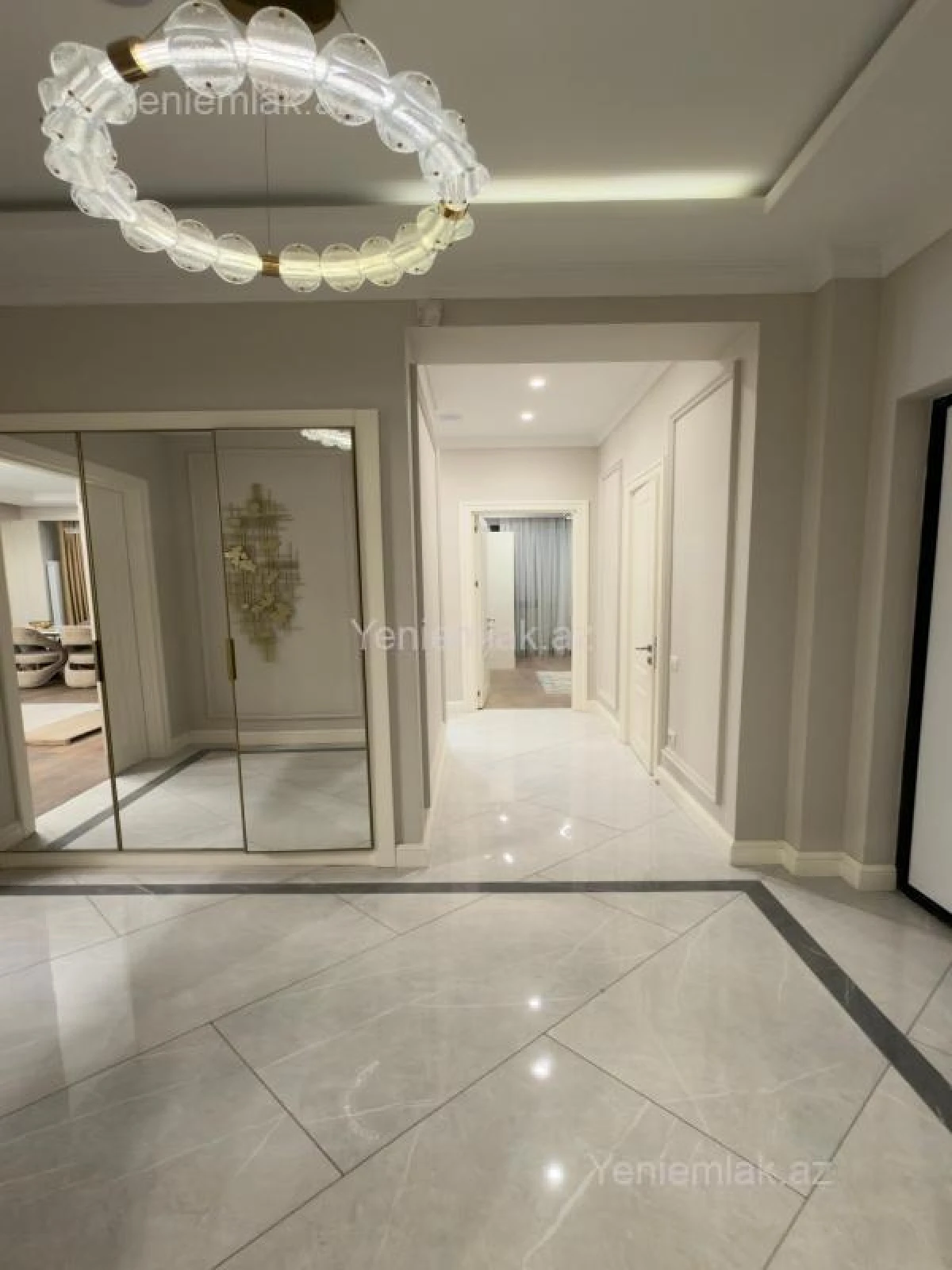 Satılır 4 otaqlı yeni tikili 128 m²