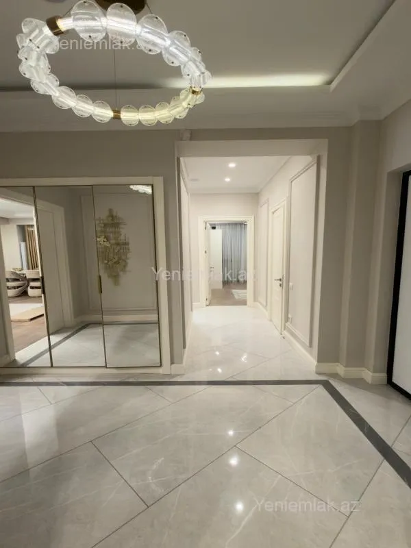 Satılır 4 otaqlı yeni tikili 128 m²