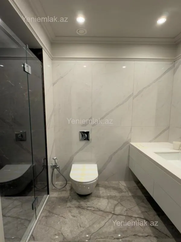 Satılır 4 otaqlı yeni tikili 128 m²