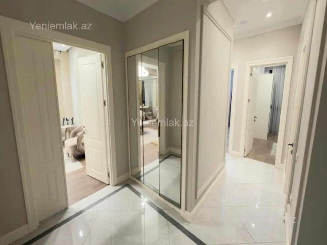 Satılır 4 otaqlı yeni tikili 128 m²