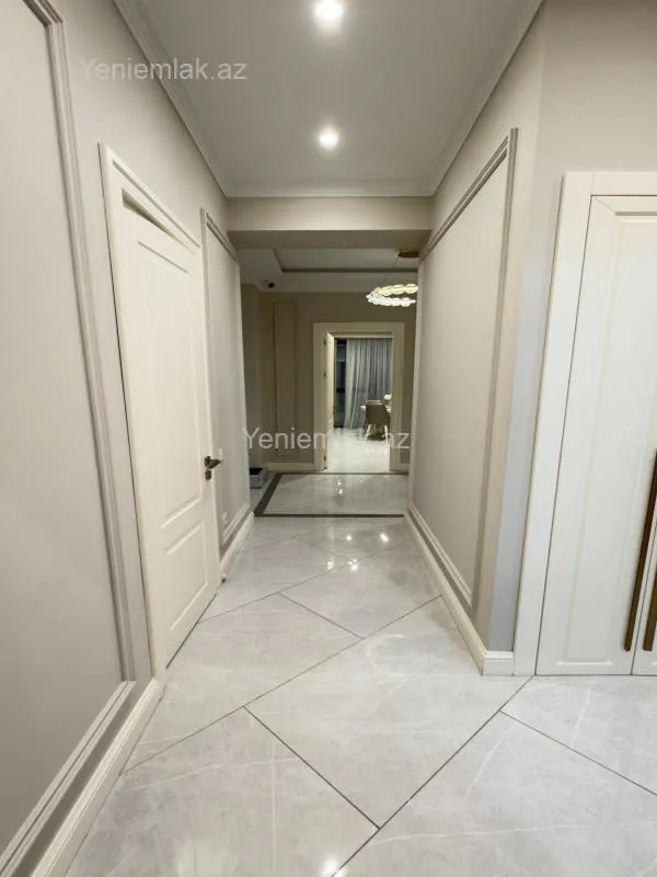 Satılır 4 otaqlı yeni tikili 128 m²