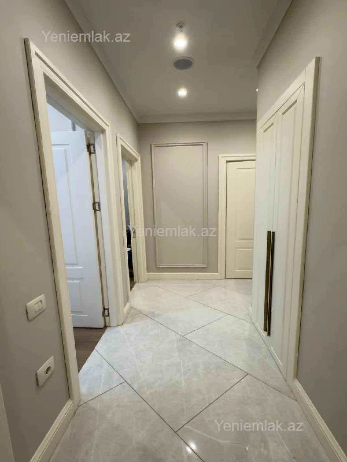 Satılır 4 otaqlı yeni tikili 128 m²