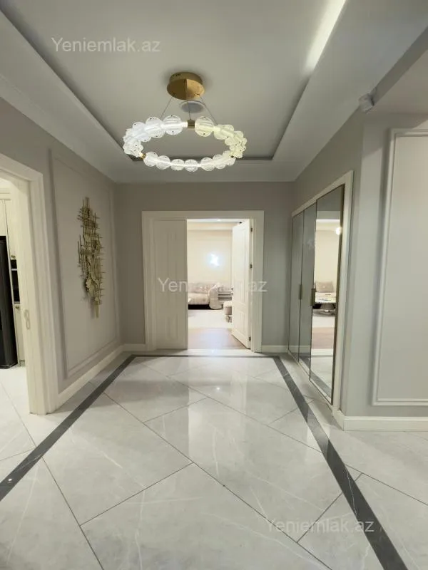 Satılır 4 otaqlı yeni tikili 128 m²