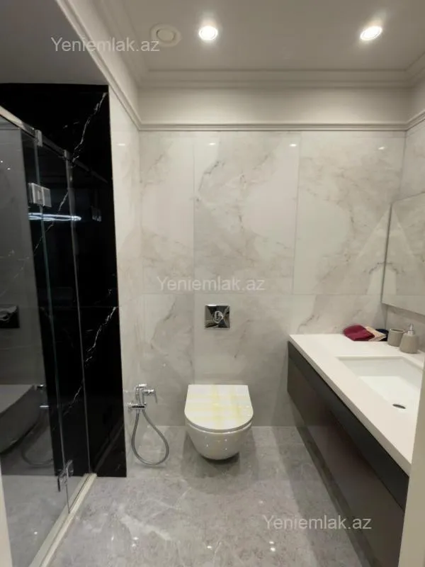 Satılır 4 otaqlı yeni tikili 128 m²